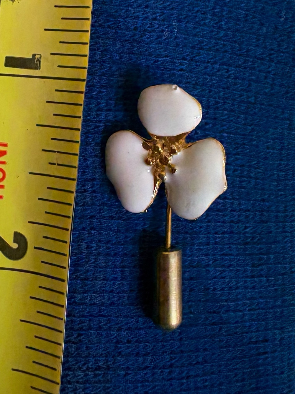Vintage Bundle of Stick Pins-Cream Flower, Star, Butterfly and “Sun” - Picture 5 of 11